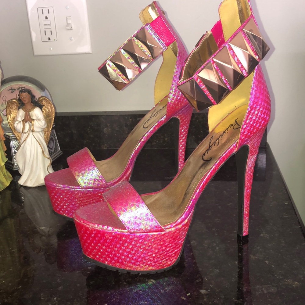 Pink summer ankle strapped heel 🌸